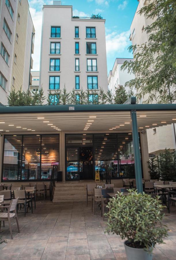 Qama Hotel Приштина Экстерьер фото